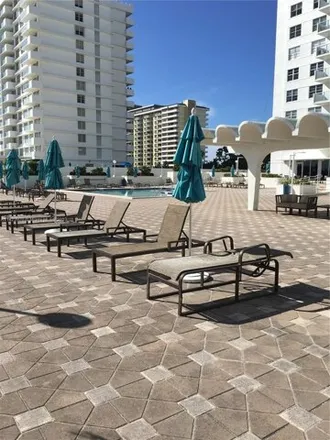 Image 3 - 5701 Collins Avenue, Miami Beach, FL 33140, USA - Condo for rent