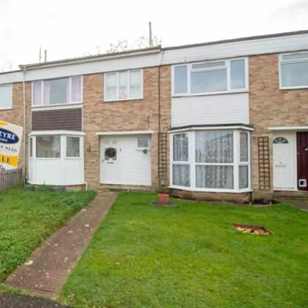 Buy this 4 bed townhouse on Kefford Close in Horndean, PO8 9JR