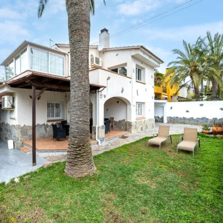 Rent this 6 bed apartment on Carrer de Santiago Rusiñol in 43850 Cambrils, Spain