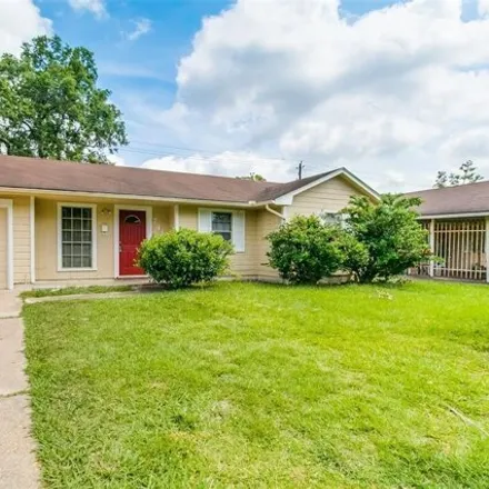 Rent this 3 bed house on 7409 Langley Road in Calgary Woods, Houston