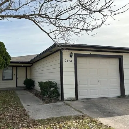 Rent this 2 bed house on 2136 Breezeway Circle in Ingleside, TX 78362