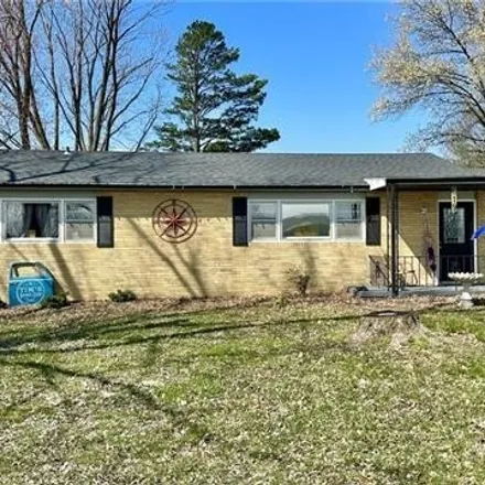 Buy this 2 bed house on 665 Town and Country Lane in Trenton, MO 64683