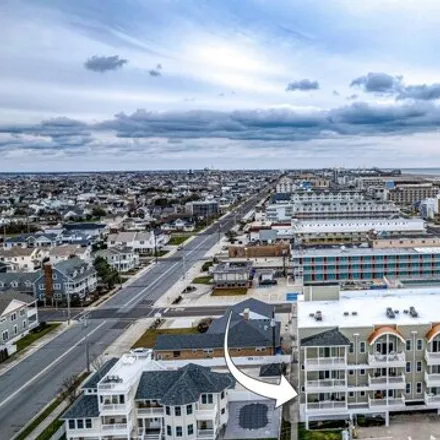 Buy this 3 bed condo on 445 East Palm Road in Wildwood Gables, Cape May County