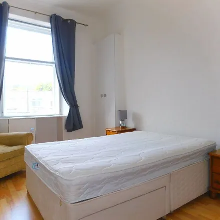 Rent this 2 bed apartment on Pencig in 6 St John's Road, City of Edinburgh