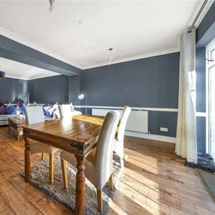 Image 4 - 279 Days Lane, London, DA15 8PQ, United Kingdom - Duplex for sale