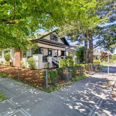 Image 1 - 2907 NE 57th Ave, Portland, Oregon, 97213 - House for sale