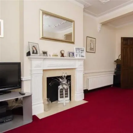 Image 3 - 126 Cumberland Road, London, E13 8LH, United Kingdom - Townhouse for rent