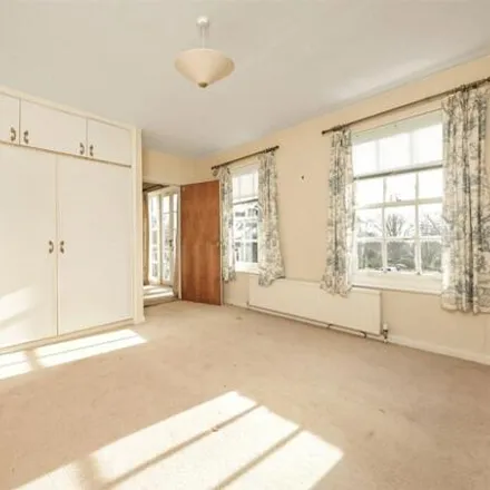Image 9 - Coombe House Chase, London, United Kingdom - House for sale