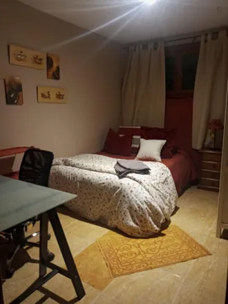 Rent this 9 bed room on Calle Pisuerga in 28670 Villaviciosa de Odón, Spain