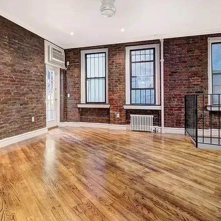 Image 5 - Citizens Bank, 143 East 9th Street, New York, NY 10003, USA - Apartment for rent