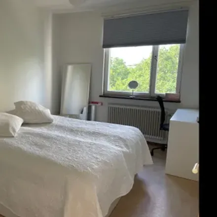 Rent this 1 bed room on Storforsplan 1 in 123 47 Farsta Vikdalsgränd 10, 131 52 Nacka