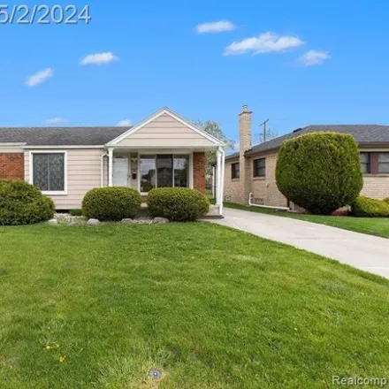 Buy this 3 bed house on 28858 Fountain Street in Roseville, MI 48066