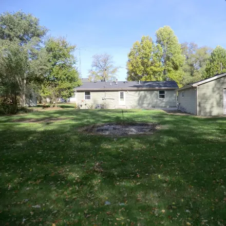 Image 3 - 205 West Green Street, San Pierre, Starke County, IN 46374, USA - House for sale