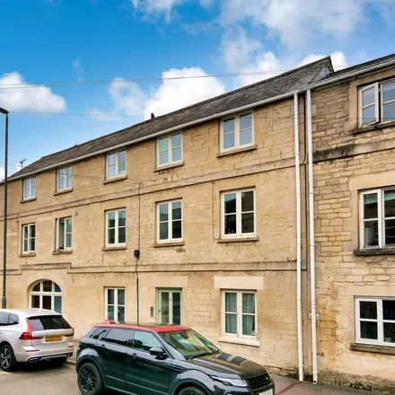 Rent this 2 bed apartment on Queen Street in Chesterton, GL7 1HD