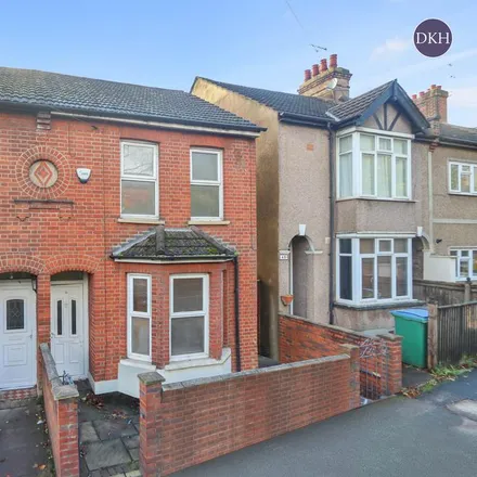 Rent this 4 bed duplex on Liverpool Road in Watford, WD18 0DW