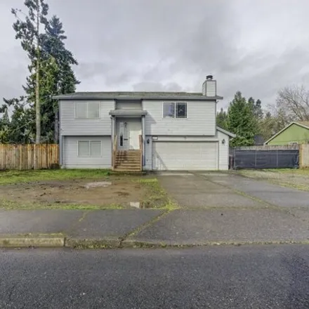 Buy this 3 bed house on 1221 South Elm Court in Canby, OR 97013