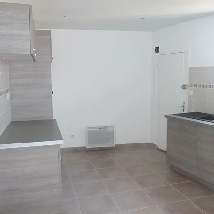 Rent this 2 bed apartment on 9 Rue de l'Hôtel des Postes in 91160 Longjumeau, France