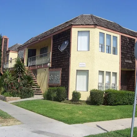 Rent this 1 bed apartment on Factory 2-U in East 11th Street, Long Beach