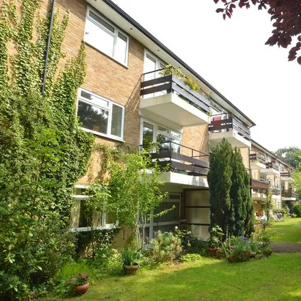Image 1 - Oatlands Avenue, Weybridge, KT13 9TF, United Kingdom - Apartment for rent