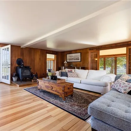 Image 7 - 3906 Tower Hill Road, South Kingstown, RI 02879, USA - House for sale