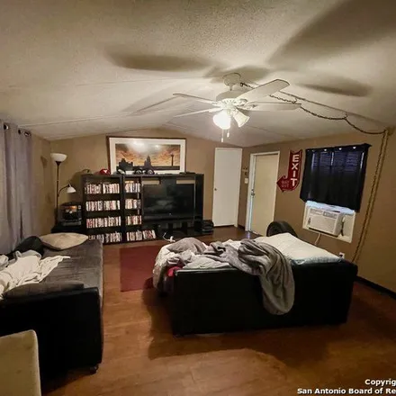 Image 5 - 1574 The Lane Street, Pleasanton, TX 78064, USA - Apartment for sale