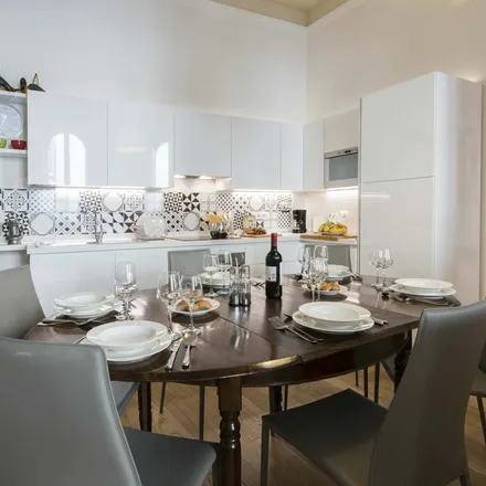 Rent this 3 bed apartment on Vicolo dei Cavallari in 2 R, 50123 Florence FI