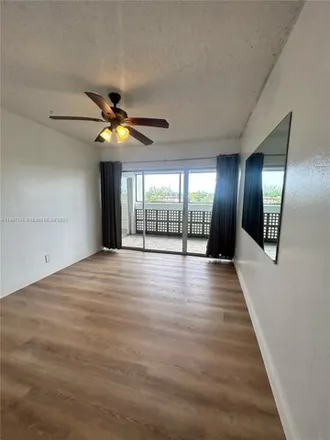 Image 5 - Racquet Club Apartments, 3301 Spanish Moss Terrace, Lauderhill, FL 33319, USA - Condo for rent