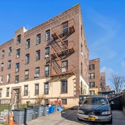 Image 3 - 159-04 Sanford Avenue, New York, NY 11358, USA - House for sale