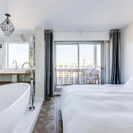 Rent this 4 bed apartment on 20 Rue de la Fédération in 75015 Paris, France