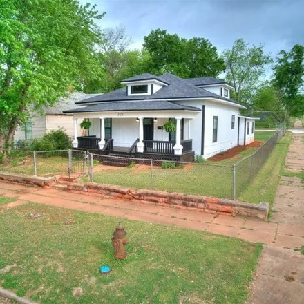 Buy this 4 bed house on 588 East Harrison Avenue in Guthrie, OK 73044