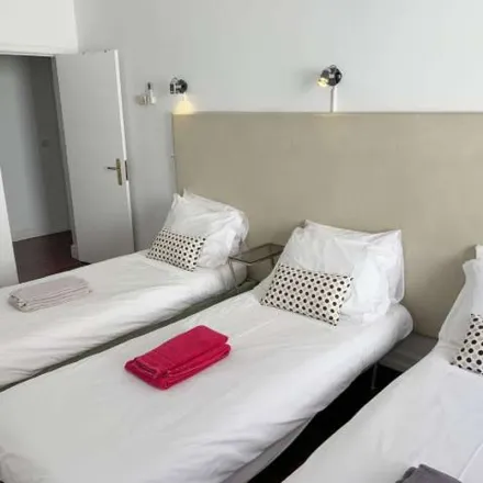 Rent this 3 bed apartment on Clínica do Pêlo - Clinicas Depilação Laser - Chiado in Rua do Carmo 51, 1200-093 Lisbon