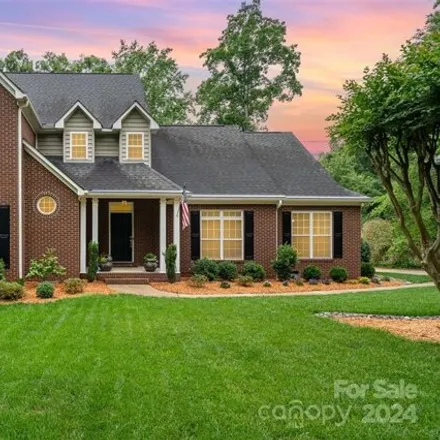 Buy this 4 bed house on Kelly Court in Fort Mill, SC 29715