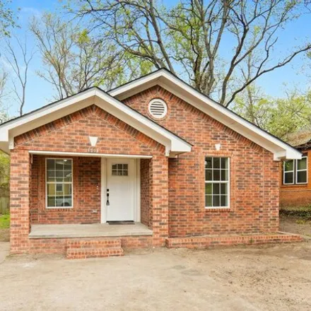 Buy this 3 bed house on 1849 West 24th Street in Tyler, TX 75702