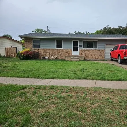 Buy this 3 bed house on 539 Yale Avenue in Salina, KS 67401