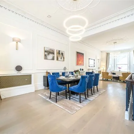 Rent this 3 bed apartment on 7 Lansdowne Crescent in London, W11 2NS