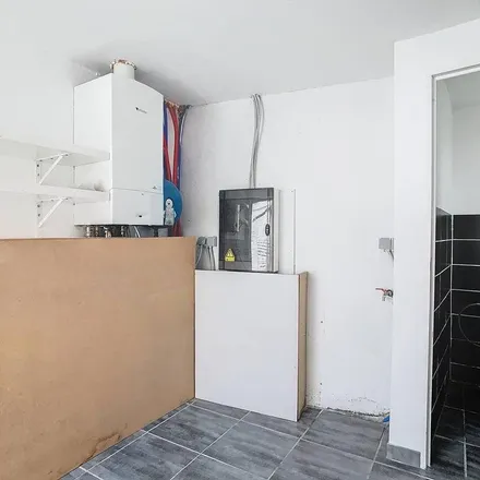 Rent this 3 bed apartment on Pottestraat 68 in 8970 Poperinge, Belgium