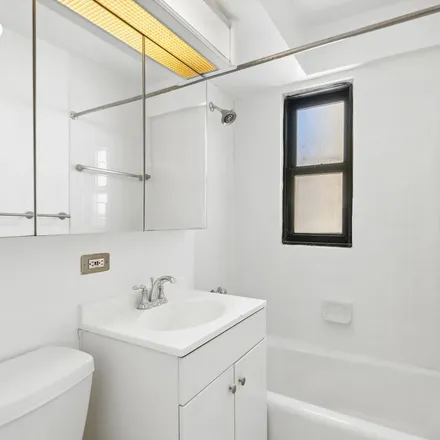 Rent this 1 bed apartment on The Eastmore in 2nd Avenue, New York