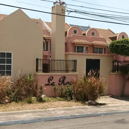 Image 6 - Linstone Crescent, New Kingston, Kingston, Jamaica - Townhouse for rent