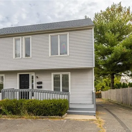 Rent this 2 bed townhouse on 610 Tunxis Hill Road in Tunxis Hill, Fairfield