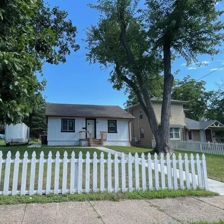 Buy this 2 bed house on 2705 Franklin Ave in Des Moines, Iowa