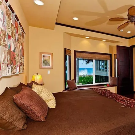 Rent this 6 bed house on Waianae in HI, 96792