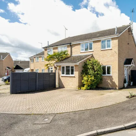 Buy this 3 bed duplex on Tennyson Close in Towcester, NN12 6LU