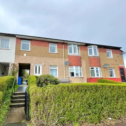 Rent this 4 bed townhouse on Bearford Drive in Glasgow, G52 2JG