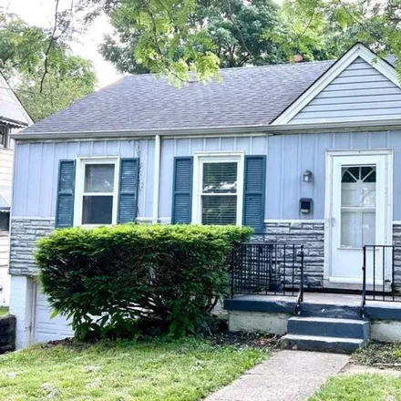 Rent this 3 bed house on 5305 Charloe Street in Cincinnati, OH 45213
