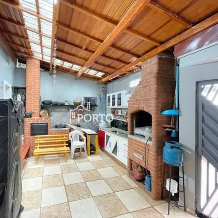 Buy this 3 bed house on Campo de Futebol "Paulo Sgarbiero" in Rua Padre Lopes, São Dimas
