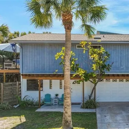 Buy this 2 bed house on 5268 Calle de Rio in Siesta Key, FL 34242