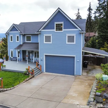 Buy this 6 bed house on 965 South 67th Street in Springfield, OR 97478