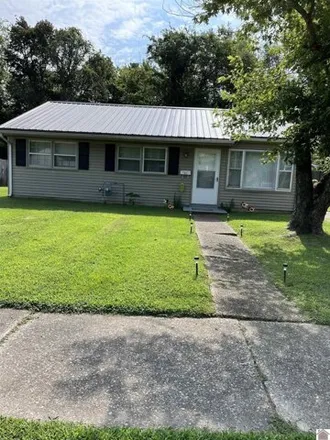 Buy this 2 bed house on 3232 Spring St in Paducah, Kentucky