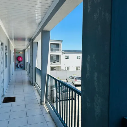 Image 2 - Ferndale Primary School, Fritz Way, Cape Town Ward 66, Cape Town, 7800, South Africa - Apartment for rent