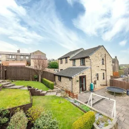 Buy this 3 bed duplex on 1 Stoneleigh Court in Shepley, HD8 8LQ